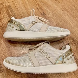 New GUESS Tennis Shoes Sneakers Booma Beige 9M